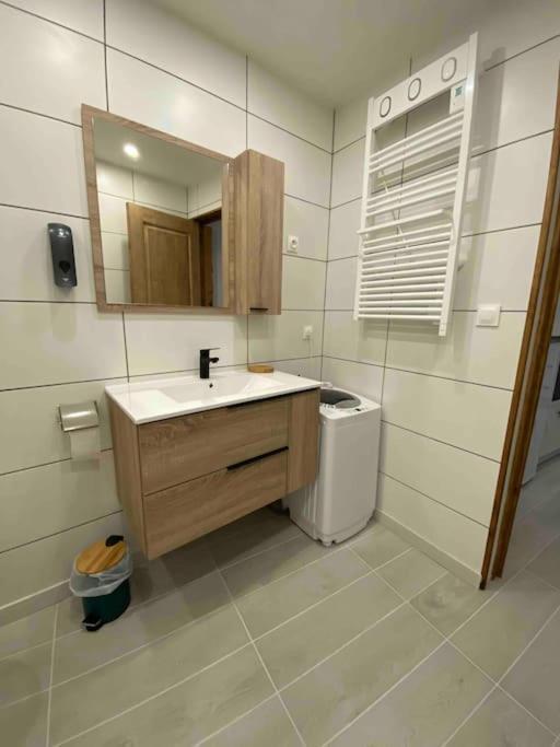 T2 A 150m Du Village Apartment